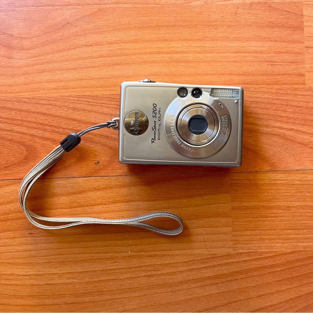 canon powershot s200
